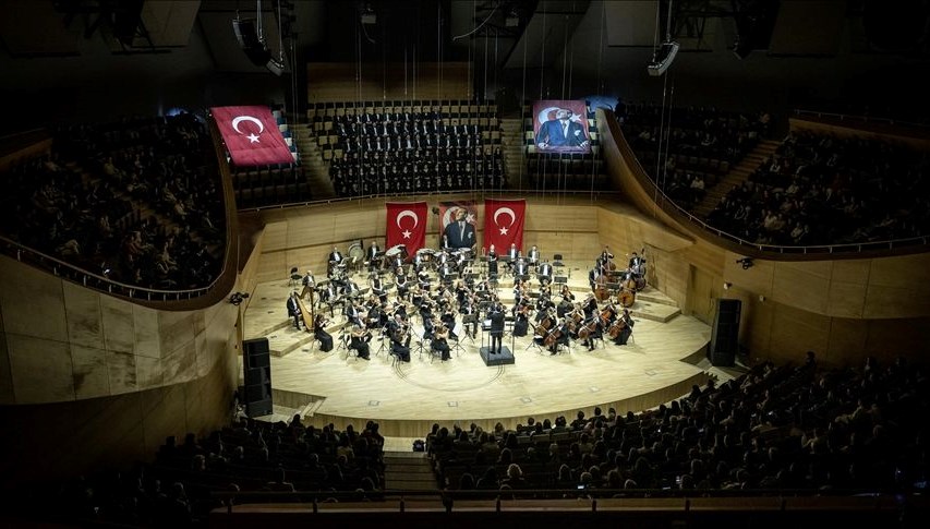 Cumhurbaşkanlığı Senfoni Orkestrası, Büyük Lider Atatürk anısına özel konser verdi