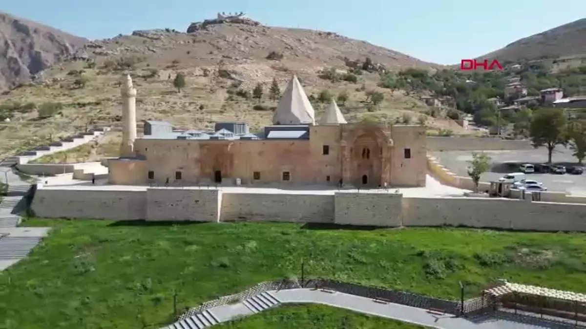 Divriği Ulu Camii’nde Z Harfi Detayı